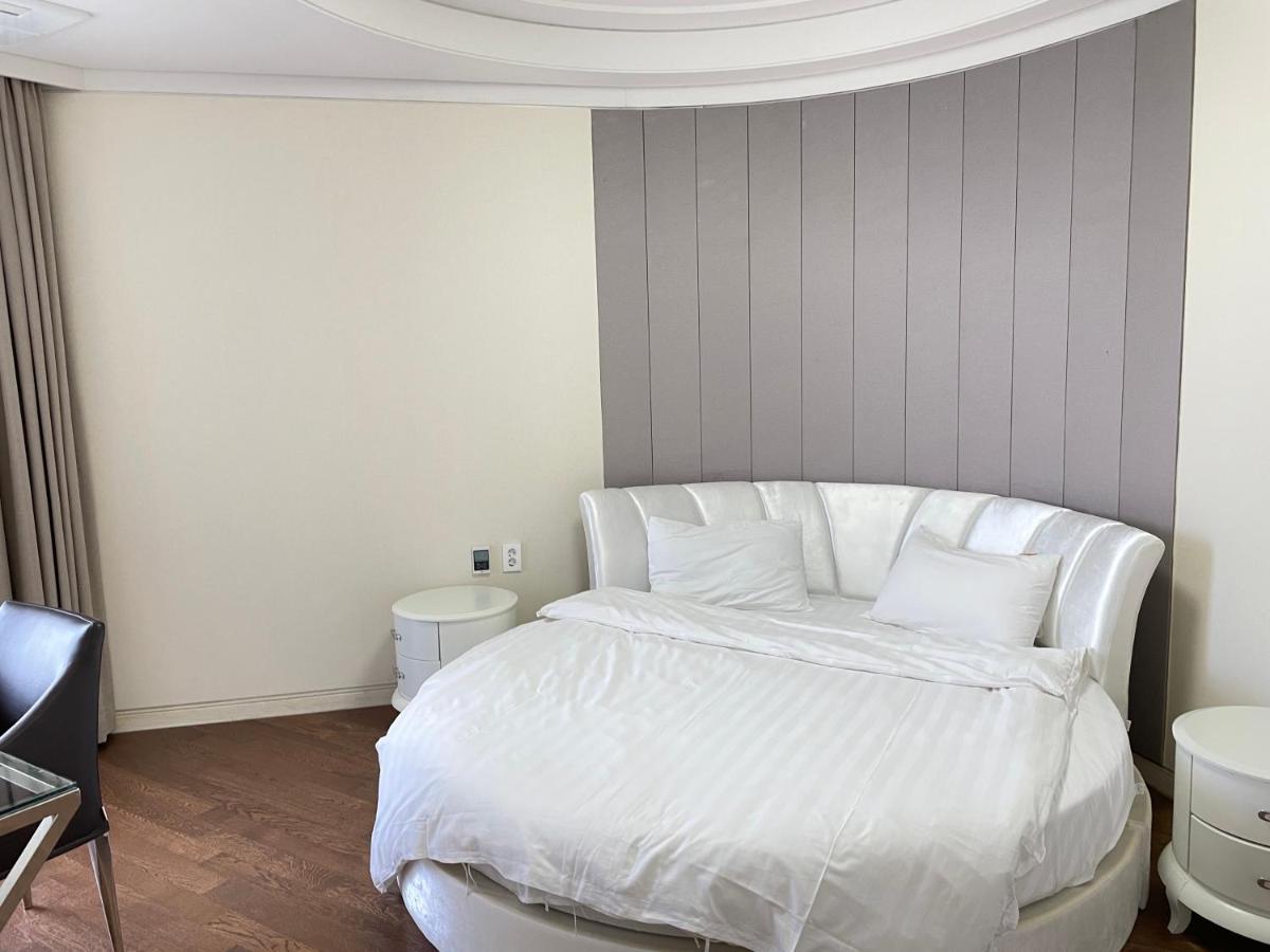 Ocean Star Resorts - Seopjikoji ซอกวีโพ ภายนอก รูปภาพ